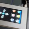 Режущий плоттер с АВТОподачей листов и СЕРВОдвигателями SKYCUT A3 MAX4 (servo label cutter)